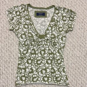 American Eagle Outfitters Olive and White Floral Tee